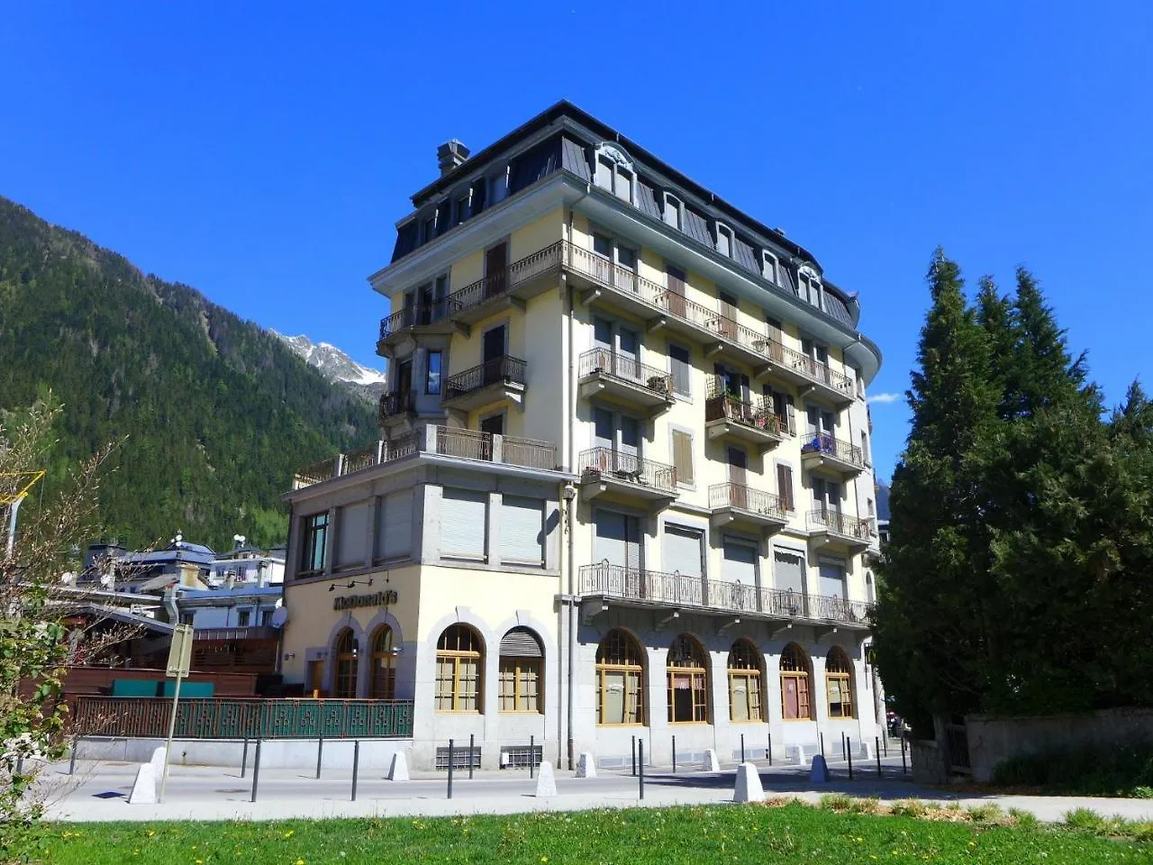 Apartment Le Carlton-5 By Interhome Chamonix 0*,